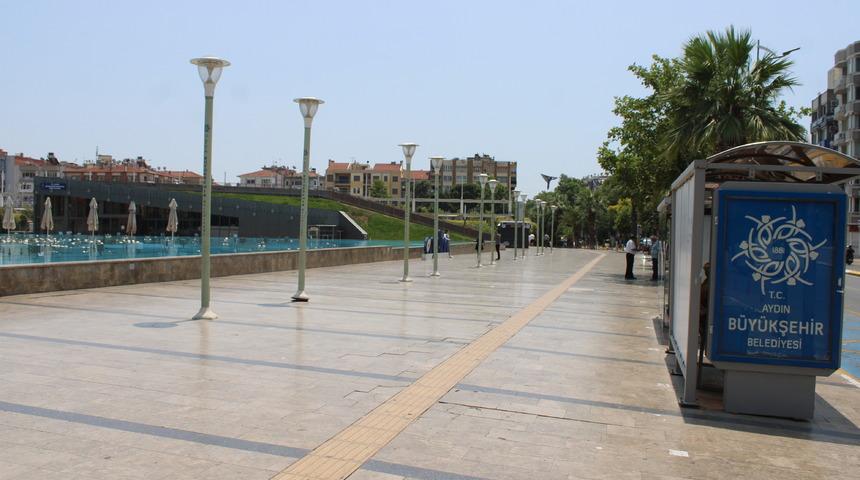 Bayramın ilk günü sıcak hava ile birlikte sokaklar boş kaldı