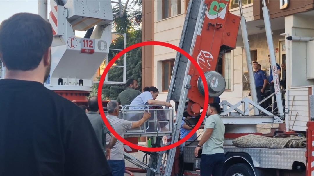 1200xauto Anne ile 3 çocuğu ölmüştü! Diyarbakır'daki yangın faciasında 35 kişiyi ölümden kurtaran nakliyeci konuştu: "Hayatımda böyle bir şey görmedim"