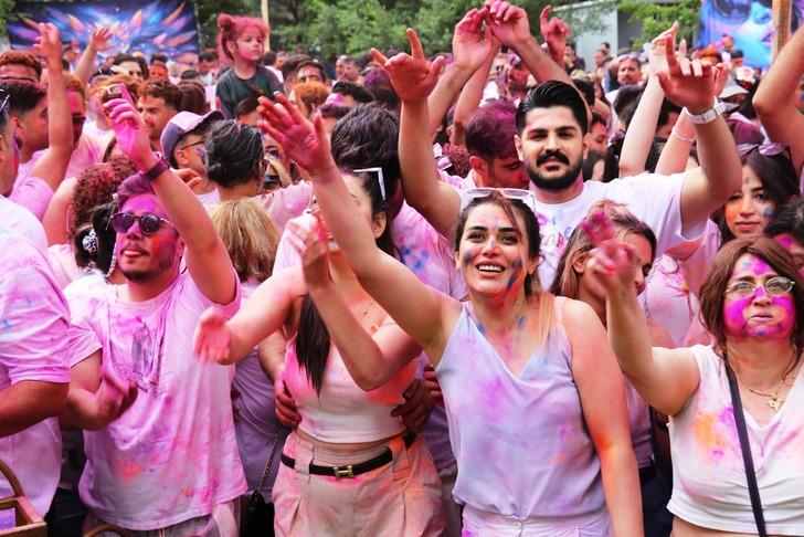 Doyasıya eğlence: İranlılar Kurban Bayramı'nı Van'da geçiriyor! G1