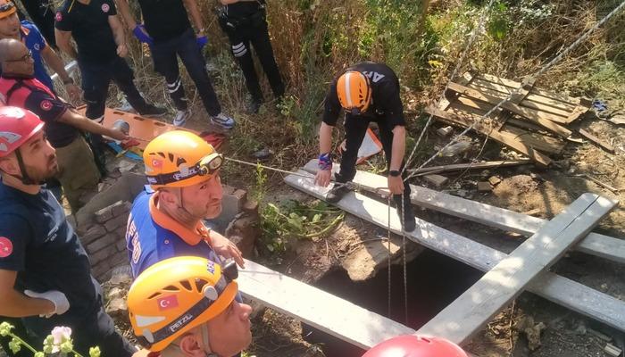20315048-700x400 Korku dolu anlar! Kuyuya düşen anne ve 2 çocuğu AFAD ekipleri kurtardı