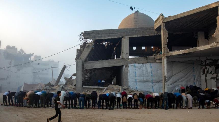 İsrail, Gazze'de Kurban Bayramı'nın ilk gününde en az 42 kişiyi öldürdü