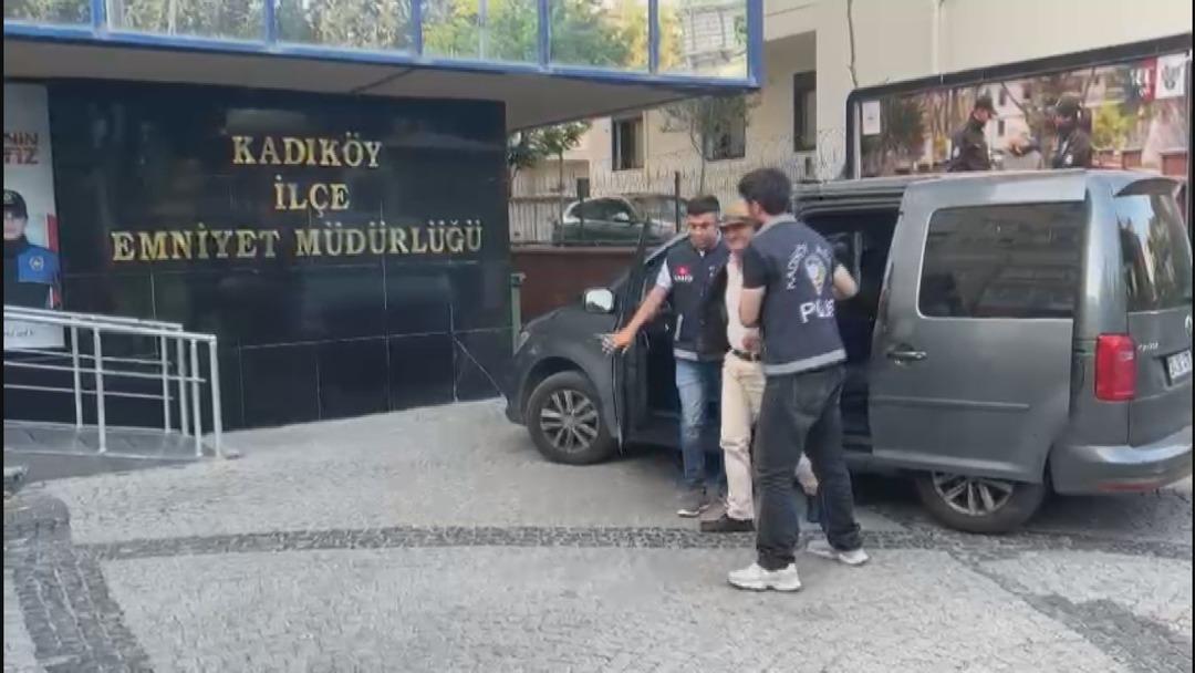 1200xauto Kadıköy'de Güney Koreli yayıncıyı taciz etmişti! 71 yaşındaki şüpheli yakalandı