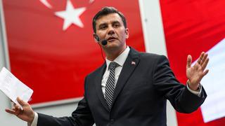 Manisa Büyükşehir Belediye Başkanı Ferdi Zeyrek, evinde elektrik akımına kapıldı! Özgür Özel'den açıklama: Kalbi atmaya başladı