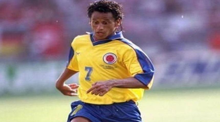 46 yaşında futbola geri d&ouml;n&uuml;yor