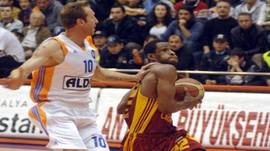 Graves yuvadan u&ccedil;uyor!