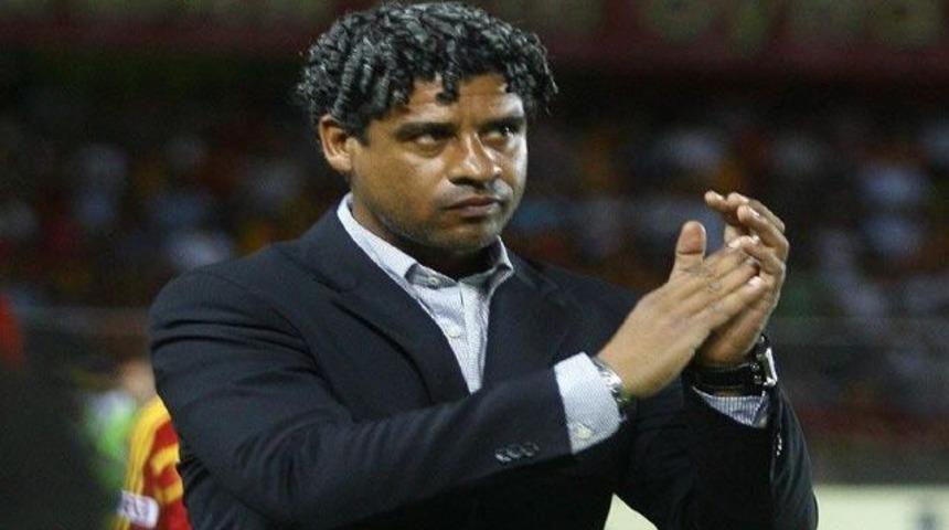 İspanya'dan Rijkaard'a &ouml;vg&uuml;!