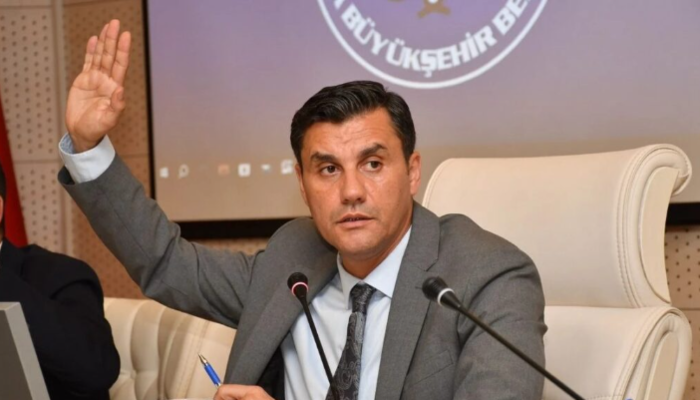 Yeni Akit'in Ferdi Zeyrek paylaşımı sosyal medyada gündem oldu! 'Çarpıldı' başlığıyla verdiler - Politika Siyaset Haberleri
