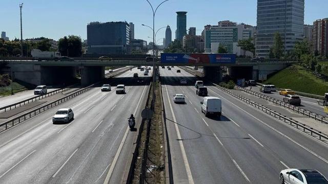 İstanbul bomboş kaldı! Trafik yoğunluğu yüzde 4'e kadar düştü