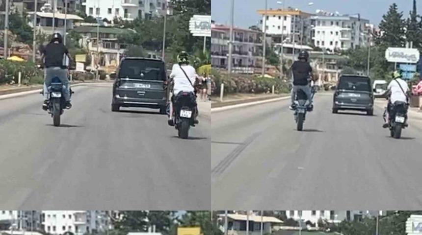 Motosikletli sürücüden D-400 karayolunda tehlikeli hareketler