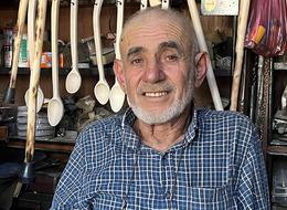 Televizyonda görüp başladı 22 yıldır yapıyor! 5 metrelik atölyesinde sadece bununla uğraşıyor