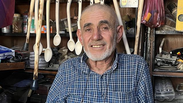 Televizyonda görüp başladı 22 yıldır yapıyor! 5 metrelik atölyesinde sadece bununla uğraşıyor