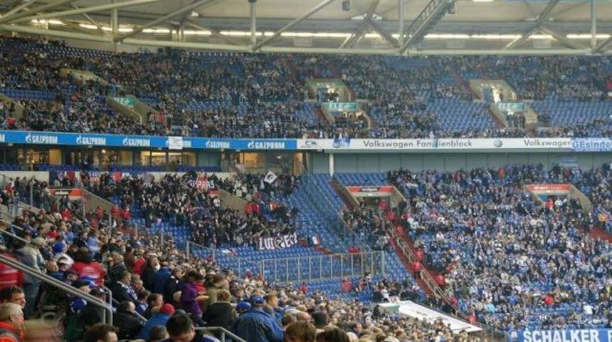 Schalke marşında Hz Muhammed'in ne işi var ?