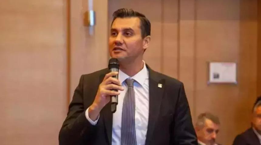 Yeni Akit Ferdi Zeyrek için 'Çarpıldı' başlığı atmıştı... Hem CHP'den hem sosyal medyadan tepkiler çığ gibi büyüdü!