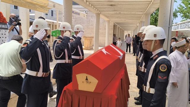 Kırşehirli uzman çavuş ve eşi trafik kazasında hayatını kaybetti