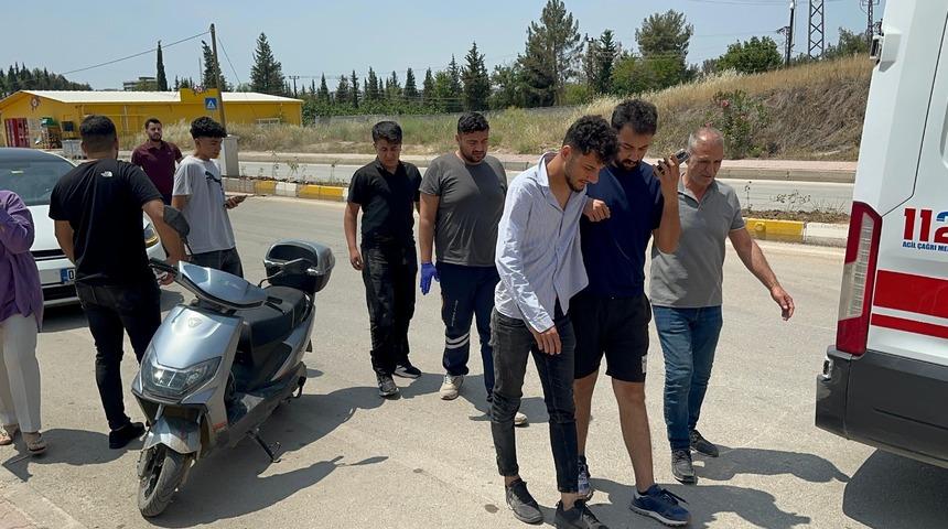 Motosiklet devrildi: 2 yaralı