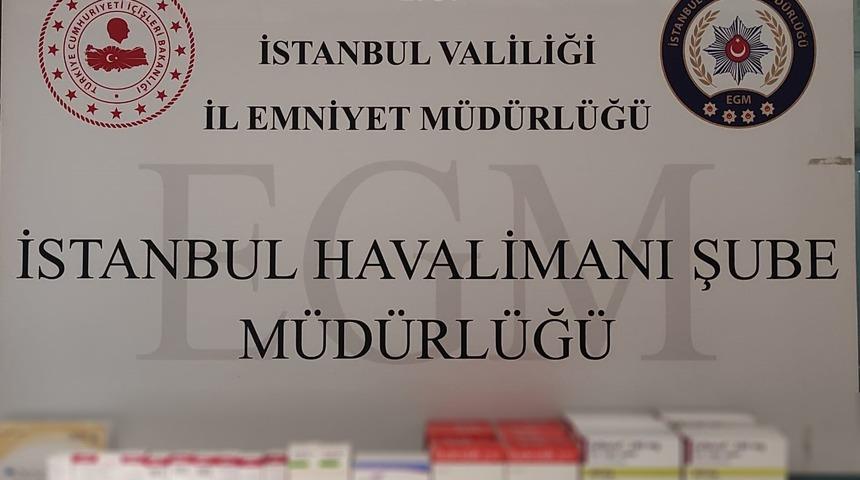 İstanbul Havalimanı'nda 12 milyon TL'lik kaçak ilaç operasyonu: 5 gözaltı