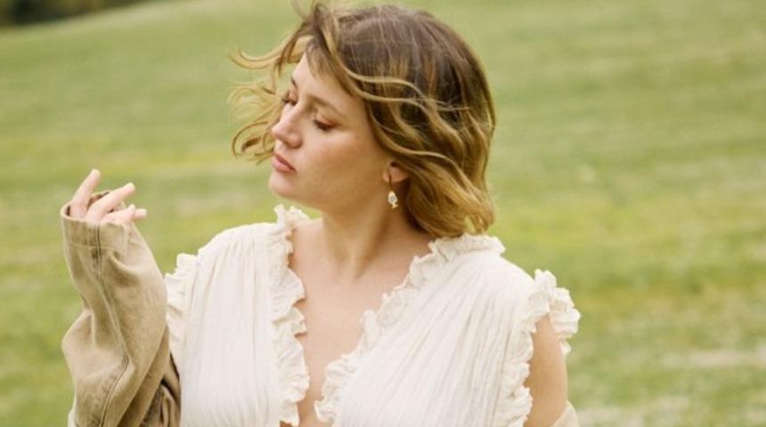 Doğum için gün sayıyor! Gizem Karaca'dan karnı burnunda pozlar