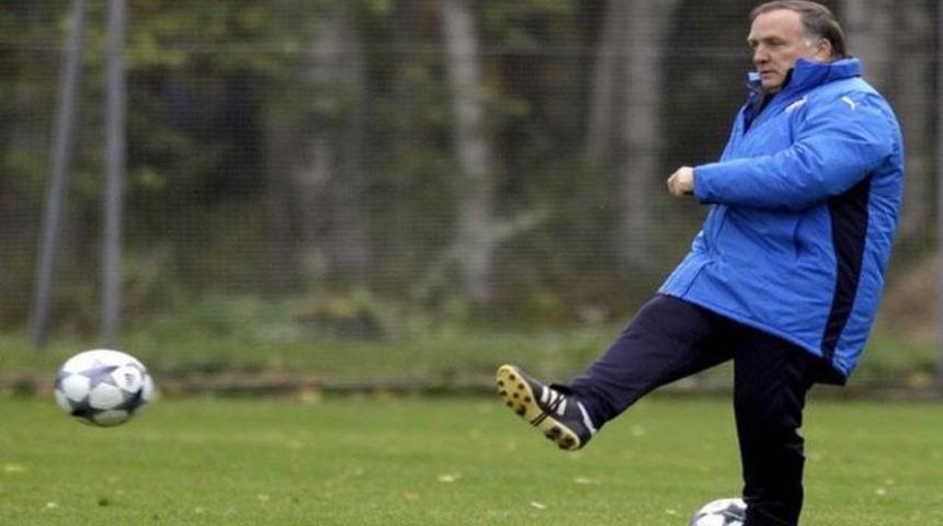 Tekke'nin hocası kovuldu!