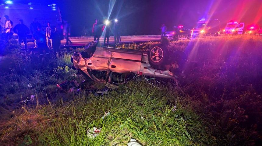 Afyonkarahisar'da şarampole devrilen otomobildeki 7 kişi yaralandı