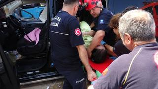 Antalya'da trafik kazası! Yaralılar var