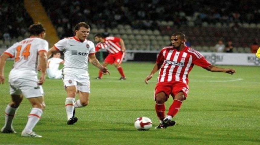 Sivasspor'un yeni transferi ka&ccedil;tı!