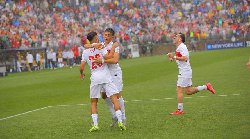 A Milli Futbol Takımımız, ABD'yi deplasmanda 2-1'lik skorla mağlup etti!