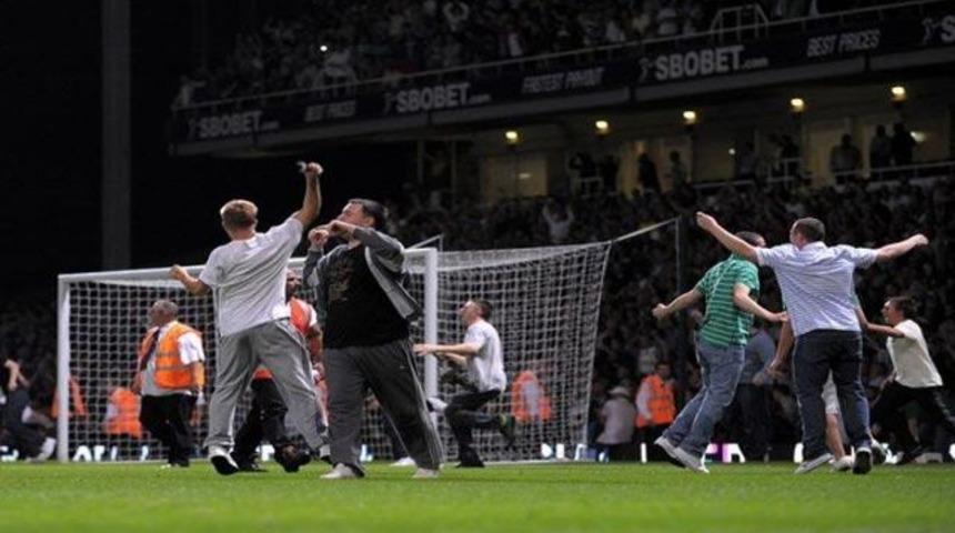 İngiltere'den utan&ccedil; gecesi! (GALERİ)