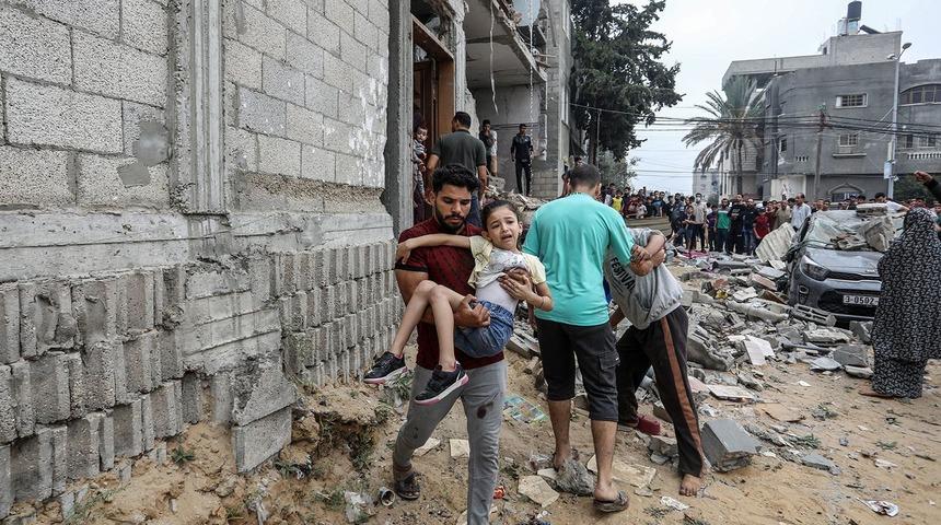 İsrail'in bayramın 2. gününde Gazze'ye düzenlediği saldırılarda 78 Filistinli hayatını kaybetti