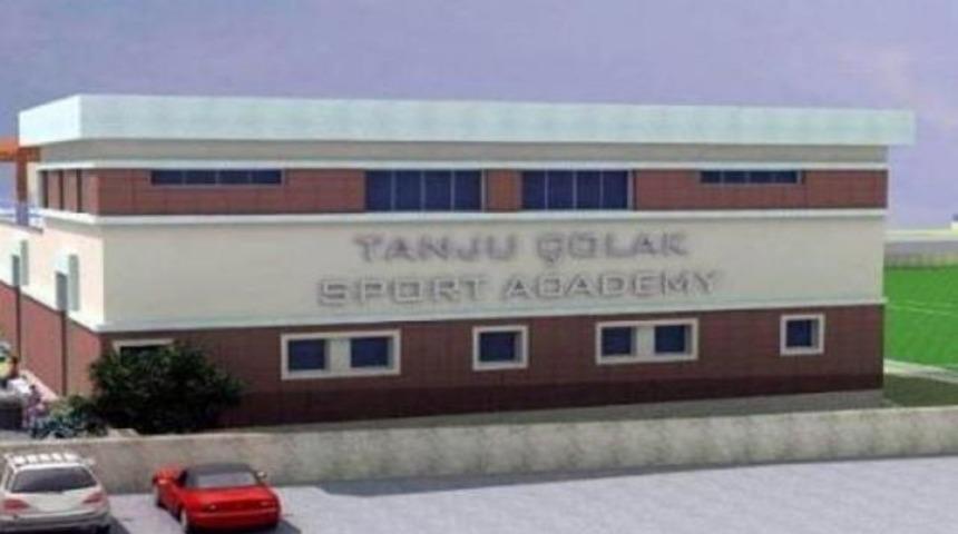 Yeni kralları Tanju yetiştirecek