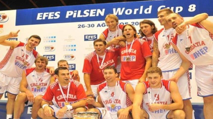 Şampiyon Hırvatistan: 90-83