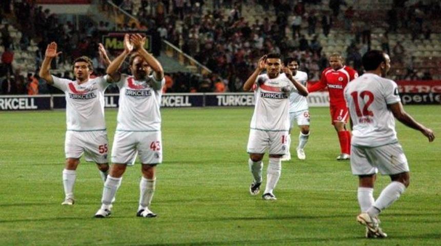 Sivas'a D.Bakırspor şoku: 0-2