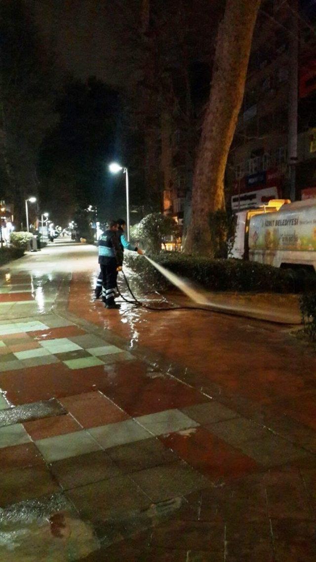 İzmit gece gündüz temizleniyor