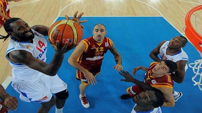 Fransa farklı kazandı: 83-57