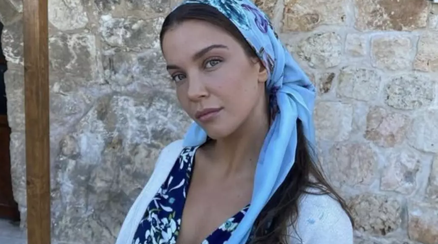 Uzak Şehir'in Pakize'si dizi biter bitmez tatile kaçtı! Yaren Güldiken'in plajda doğal pozları mest etti