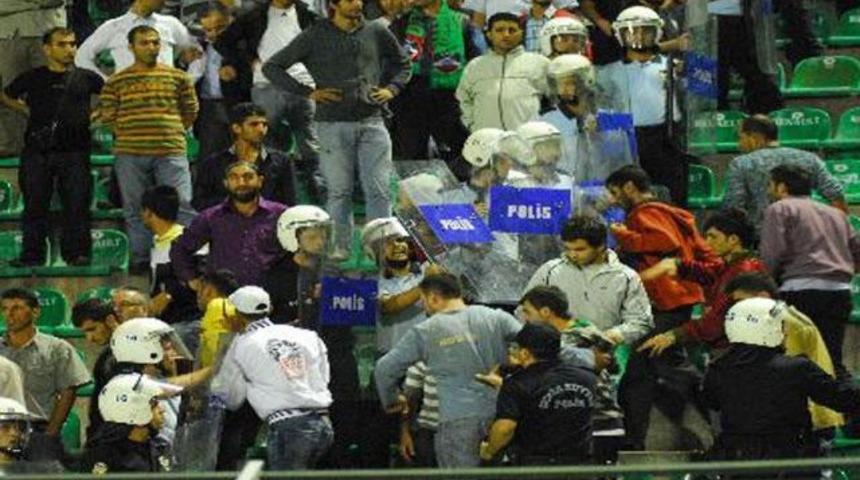 "D.Bakırspor'u ligden &ccedil;ekiyoruz"