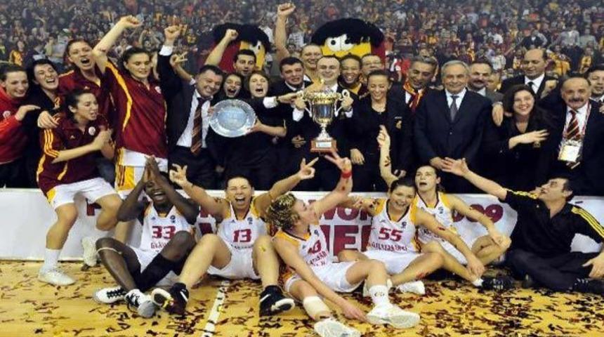 G.Saray'dan bir ilk!