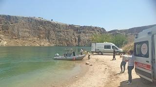 Onurcan Özdemir'in cansız bedeni olay yeri incelemesinin ardından adli tıp kurumu morguna kaldırıldı