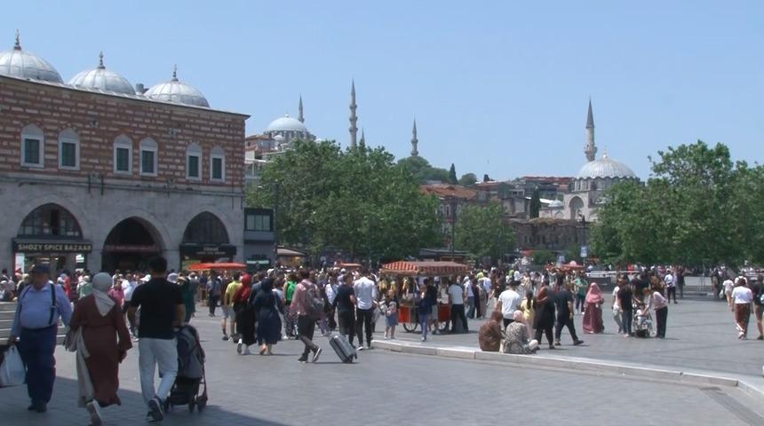 Eminönü’nde bayramın 3’üncü gününde yoğunluk