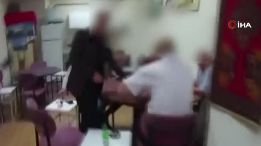 Kumar oynarken suçüstü yakalandılar