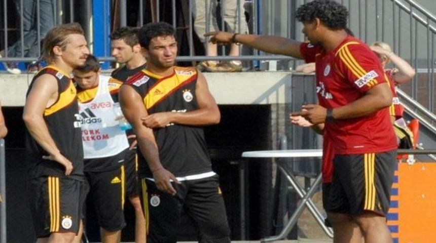 Rijkaard'dan yıldızlara g&ouml;zdağı!