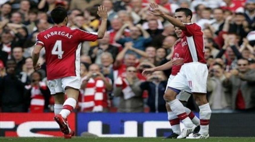 Arsenal, Blackburn'u par&ccedil;aladı: 6-2