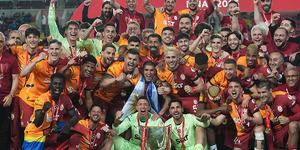 Galatasaray'ın yıldızı Beşiktaş'a önerildi! Okan Buruk biletini kesti, takımdan ayrılıyor...