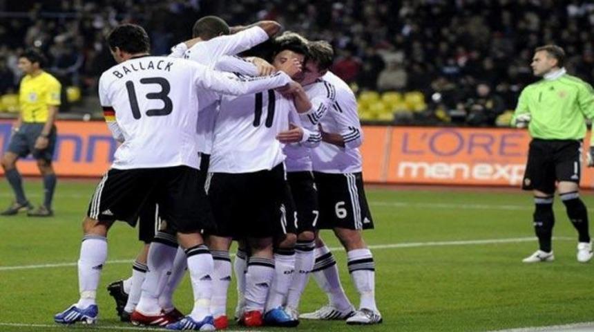 Mesut'lu Almanya garantiledi: 0-1