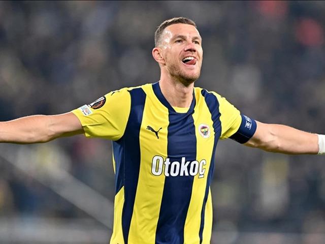 Fenerbahçe'den ayrılan Edin Dzeko geri dönüyor! Sözleşme detayları bile belli oldu