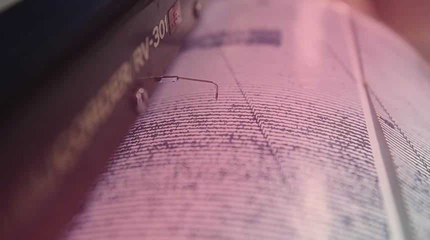 AFAD duyurdu! İzmir'de 3.5 büyüklüğünde korkutan deprem