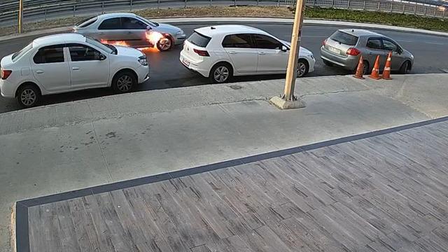 D-100 Karayolu'nda seyir halindeki araç alev aldı