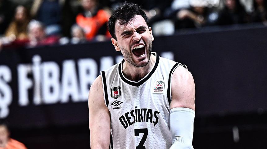 Beşiktaş, Anadolu Efes'i yarı finalde mağlup ederek durumu 1-1'e getirdi!