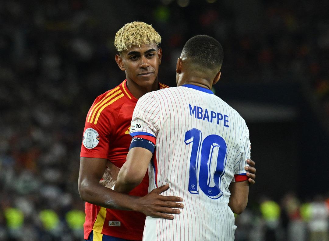 2025-06-05T205212Z_1269293442_UP1EL651LYZD8_RTRMADP_3_SOCCER-UEFANATIONS-ESP-FRA-REPORT