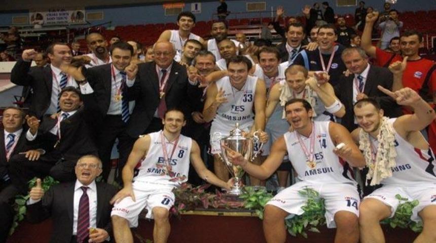 Sezonun ilk kupası Efes'in: 81-74