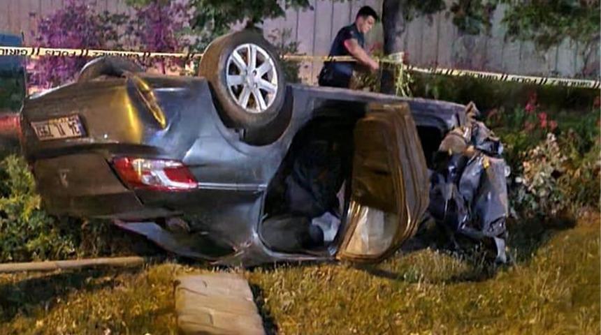 Bayrampaşa’da feci kaza! Takla attıktan sonra yeşil alana uçtu: 1 ölü, 3 yaralı